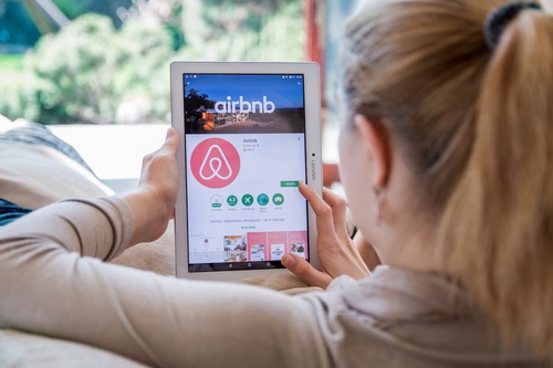 airbnb-krotki-przewodnik